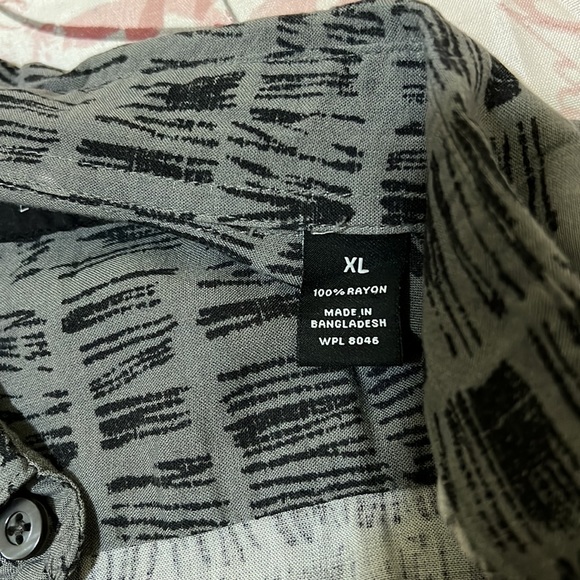 Via Europa Men’s casual button down shirt. - Picture 9 of 11